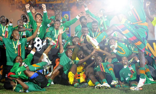 [NBA]布克31分 太阳力克尼克斯